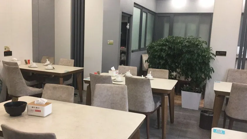 Huimou Jiangbian Courtyard Hotel - Image 1
