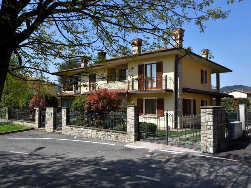 Eco-Villa in Wine Country - Image 1