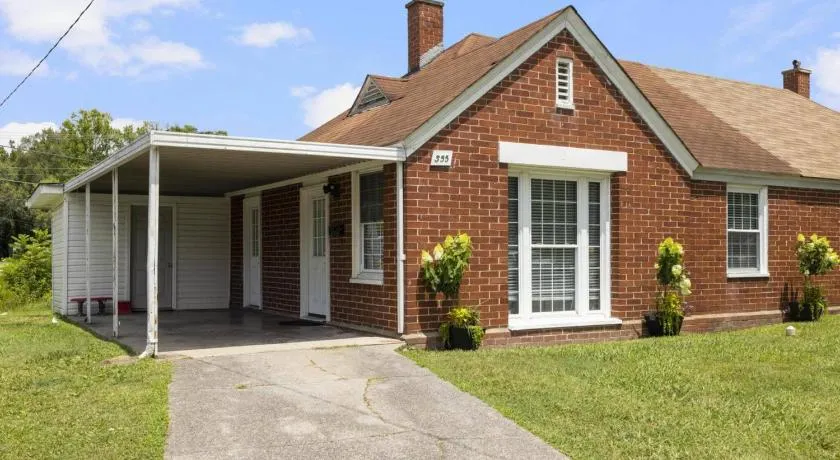 2BR house minutes from Holston Valley & Eastman - Image 1