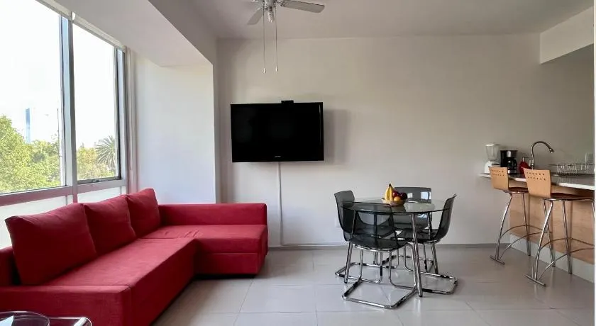 B304 - 1BR - 1BTh - Image 1