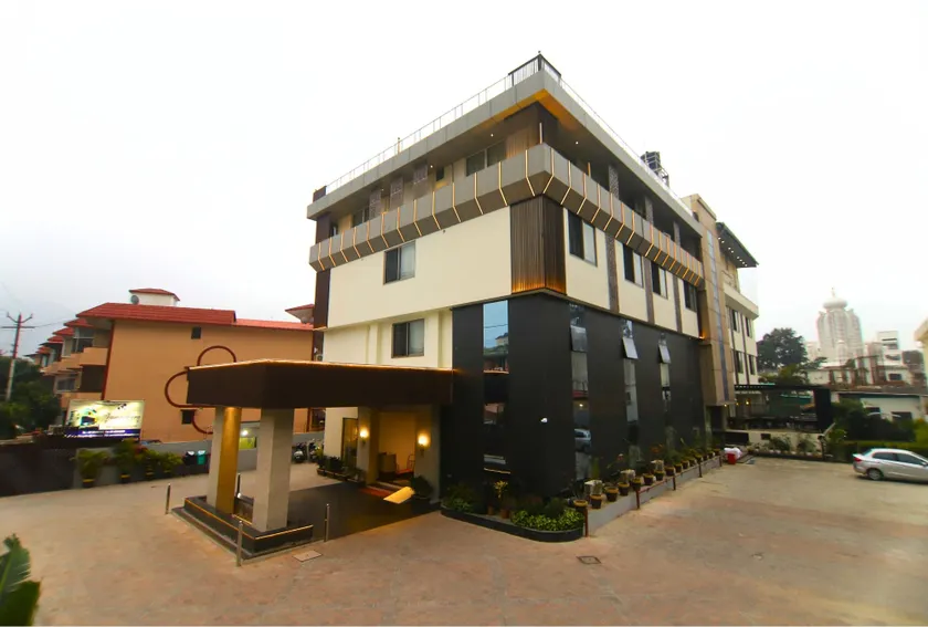 Hotel Vasundhara Palace - Image 1