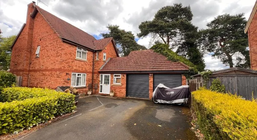 Richard's Home - Image 1