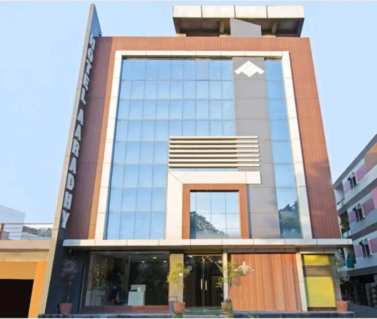 Hotel Shree Aaradhy - Image 1