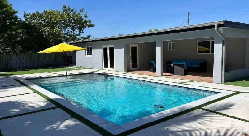 Renovated Grand Villa Paradise Amazing pool, BBQ & Ping Pong - Image 1