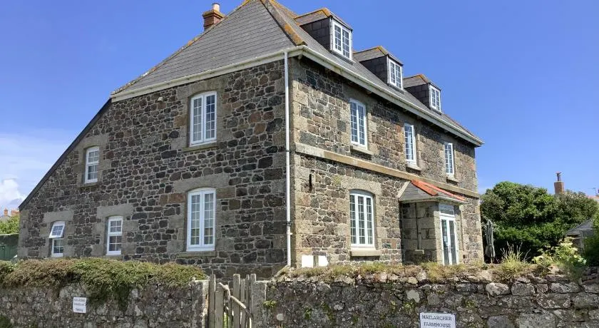Haelarcher Farmhouse and Helicopter B&B - Image 1