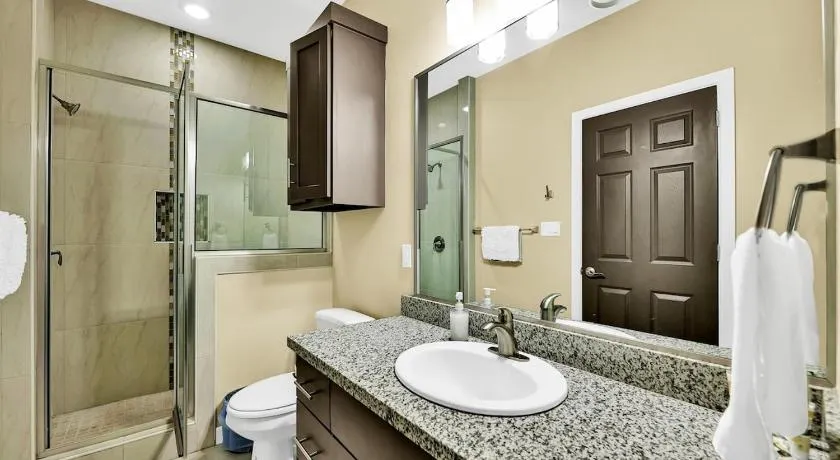 Relax & Enjoy In Our Spacious Townhome Getaway A - Image 1