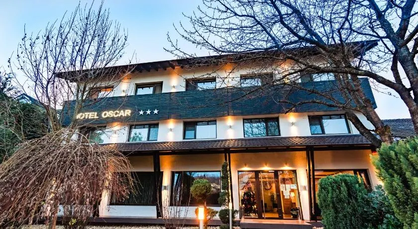 Hotel Oscar - Image 1