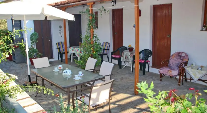 Armonia Guesthouse - Image 1
