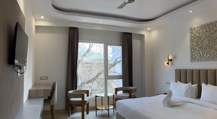 Hotel Ivory Hills - Image 1