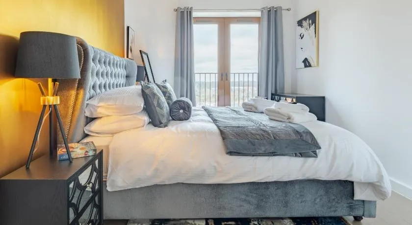 LillyRose Serviced Apartments - St Albans City Centre, Parking - Image 1