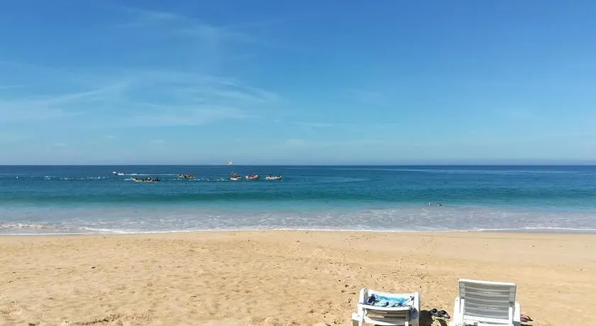 Sunrise Beach Inn - Image 1