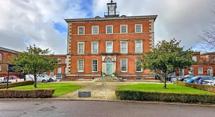 Devington Mansion House Apartment - Image 1
