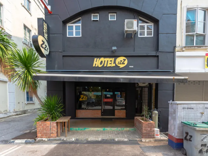 Hotel O Zzz Hotel - Image 1