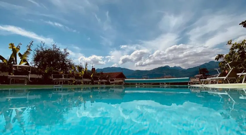 Hotel Ideal - Image 1