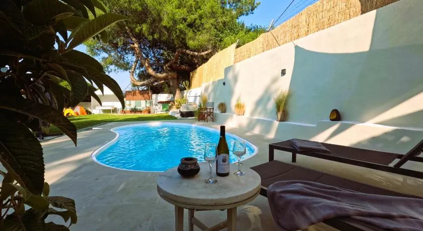 Cozy Mama Evas Homestay with Pool and Garden for Groups of 4 - Image 1