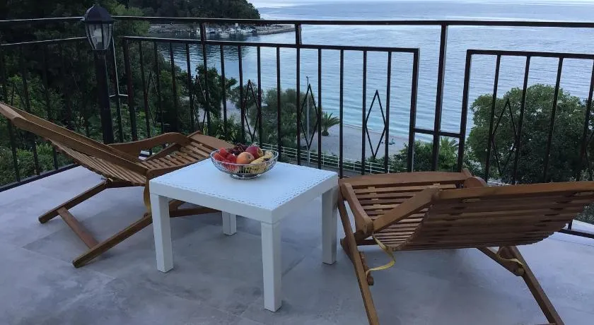 House Vali - Image 1