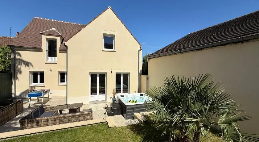 Magnifique villa 12 pers - 6 chambres avec salle de bain privative au Calme - 30 min Asterix - Ecrin de charme - Image 1