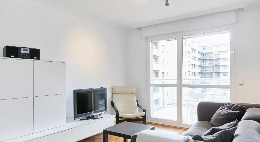 Urumea 4 - Apartamento con parking - Image 1