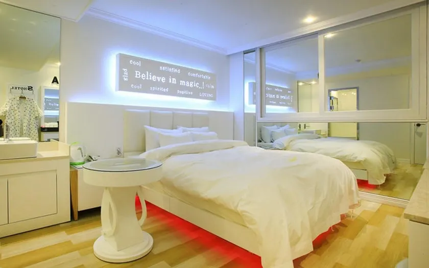 Yangpyeong Show Hotel - Image 1