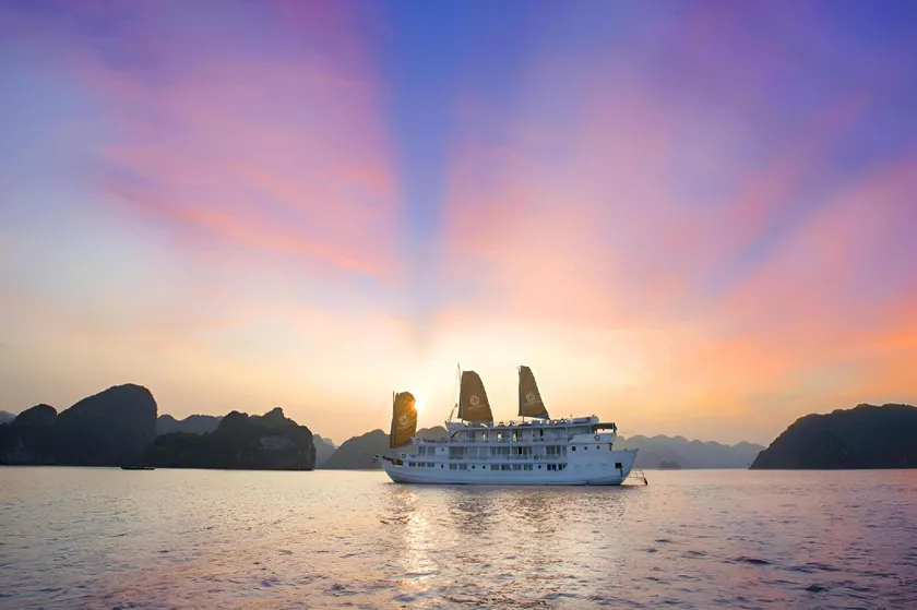 Hera Grand Luxury Cruise - Image 1