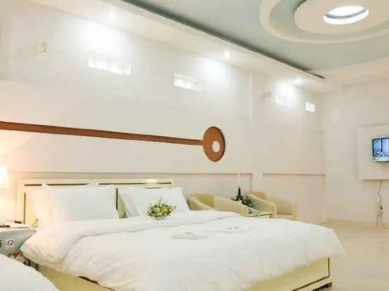 Elegant Dalat Hotel - Image 1