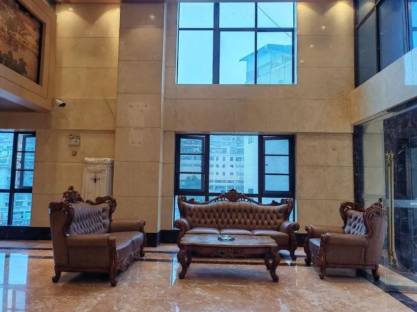 Longxiang Hotel - Image 1