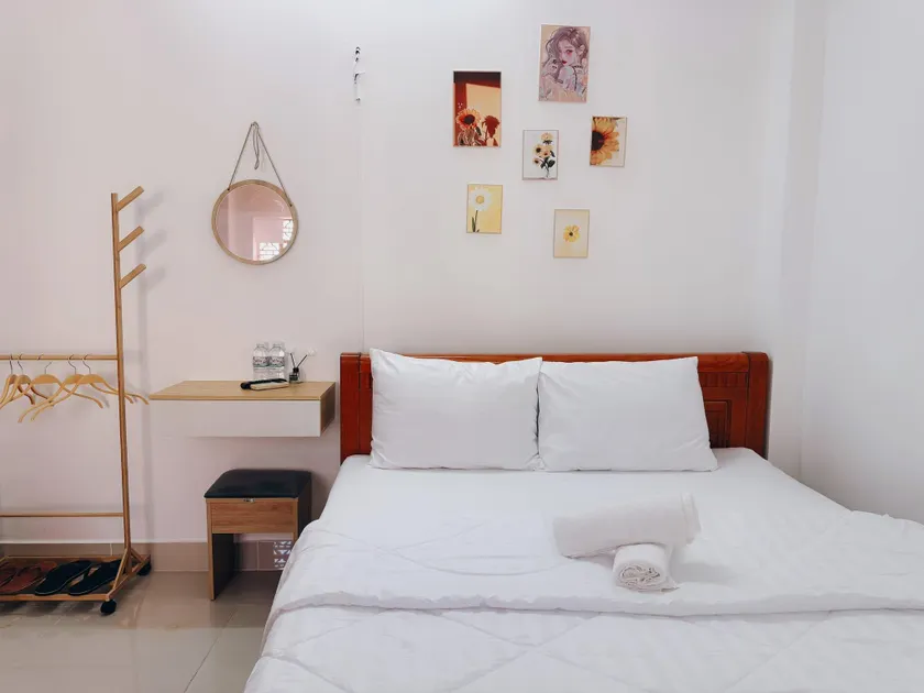 Nhật Minh Hotel - Image 1