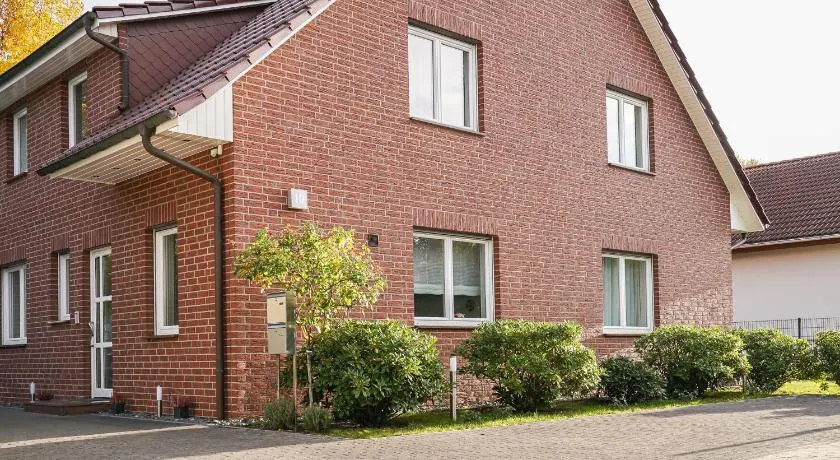 Modernes Stadthaus 100qm Parkplatz Bad&Dusche Küche - Image 1