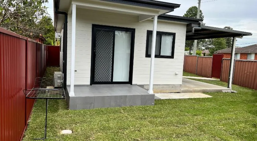 Fragrant Home-68A Brand New 2 rooms House with beautiful private garden and entrance,5G wifi - Image 1