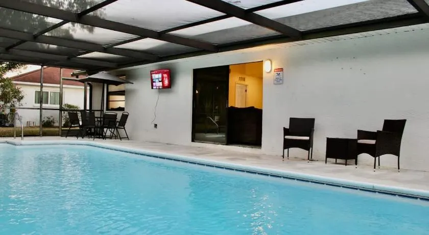 family Spacious Heated Pool Home 5 Min To Weeki Wachee - Image 1