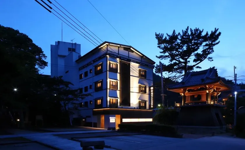 Arima Royal Hotel - Image 1