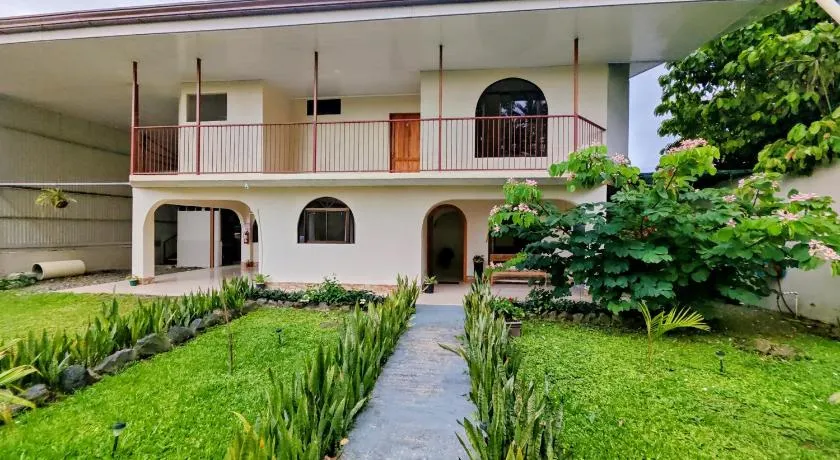 Alinas House - Image 1