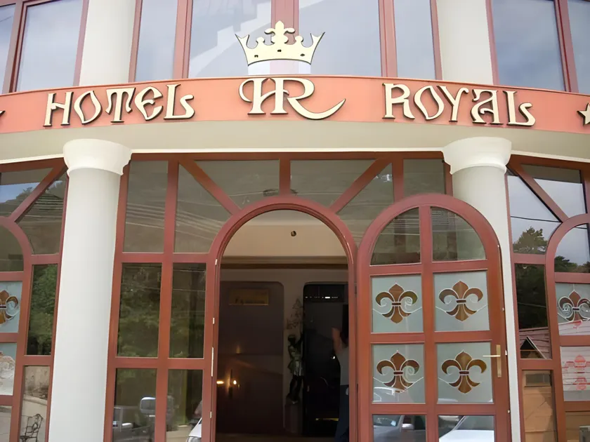 Hotel Royal - Image 1