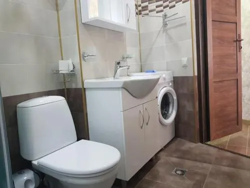 Black See Apartment - Image 1