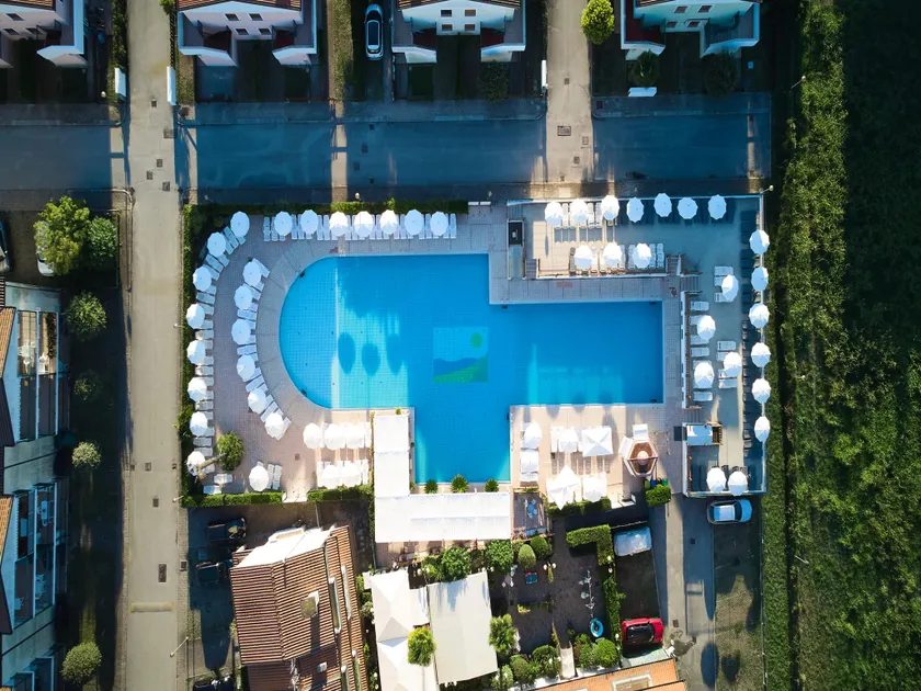 Appartamento con Terrazza in Residence con Piscina per 6 ospiti - Image 1