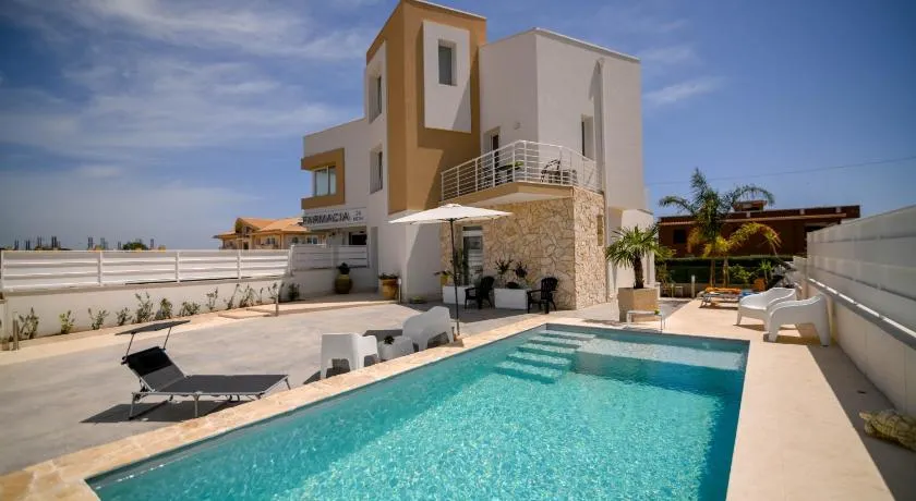 Villa Laura Charme Apartments - Image 1