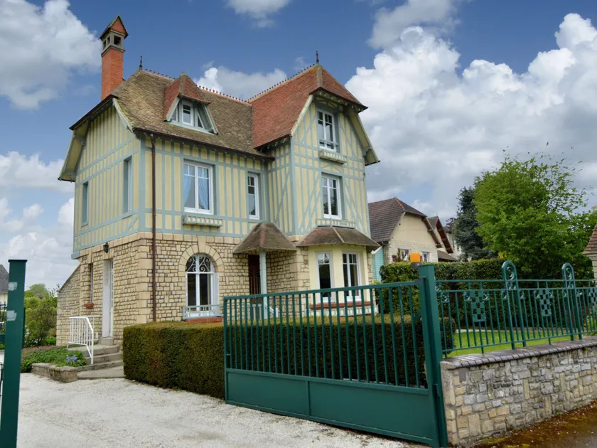 Lovely Child-friendly Villa in Bayeux - Image 1