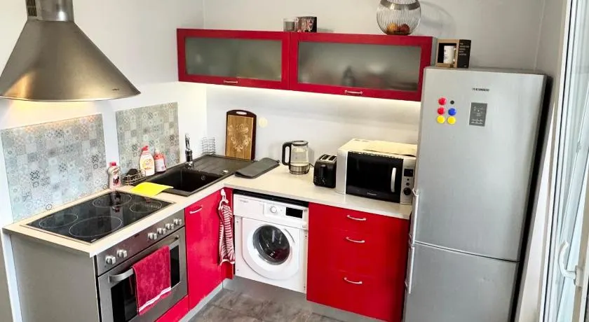 Quiet and comfortable apartment with parking for a nice stay for two, one or a couple guests with a child - Image 1