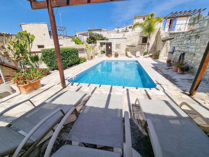 Hermes Pool Apartment - Image 1