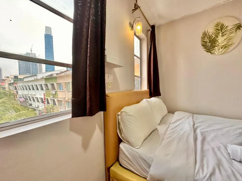 Triple B Hotel - Image 1