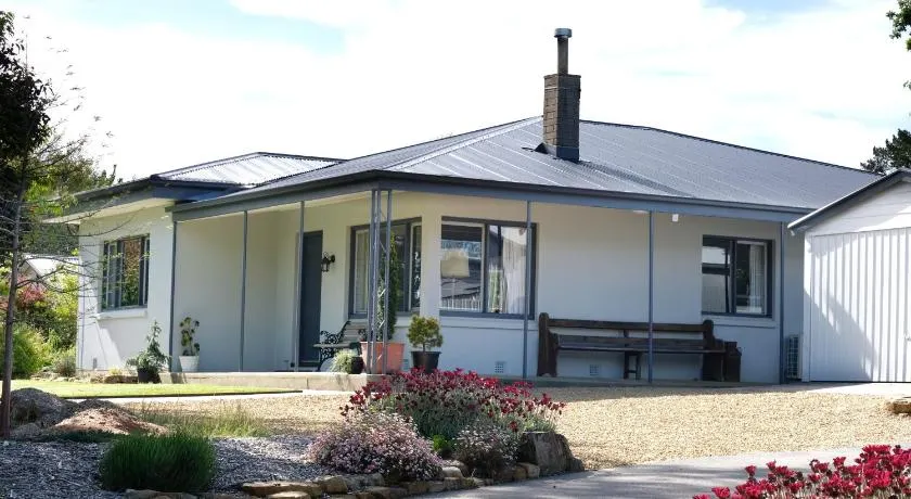 Hoopers Cottage - Image 1