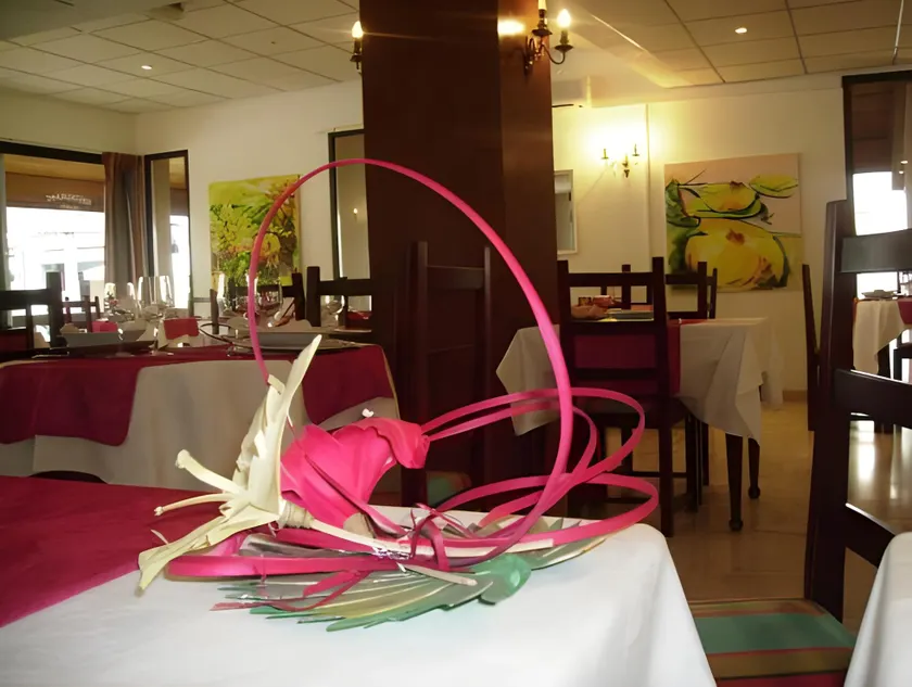 Hôtel Restaurant de la Paix - Image 1