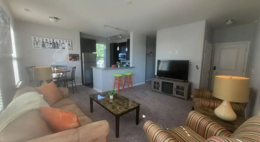 Luxury 1BR/1BA w/ Top Amenities in Prime Location - Image 1