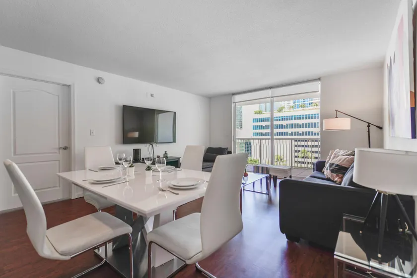 The Club at Brickell Bay - Image 1