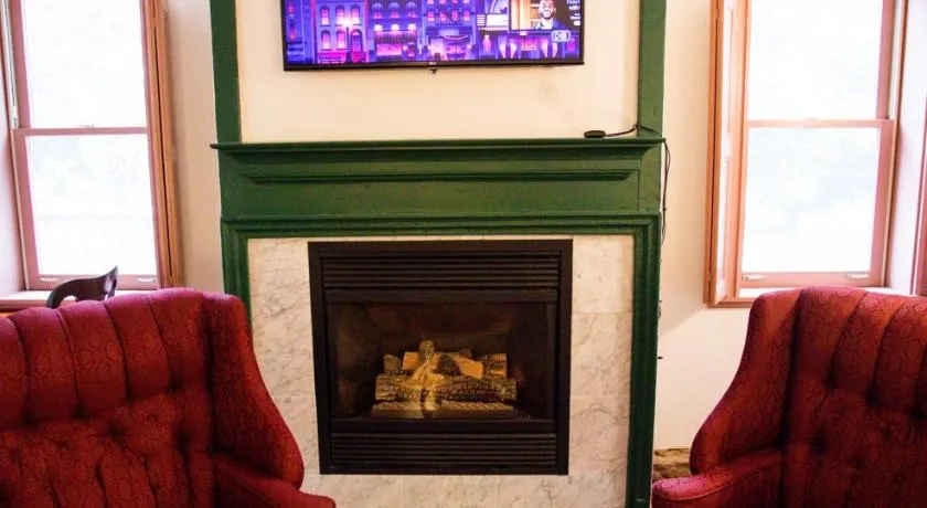 The Cortina Inn - Image 1