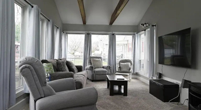 Ottawa Family Nest - Image 1