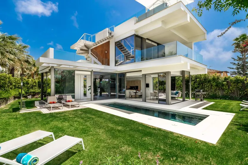 All About Villa Gladiolo - Image 1