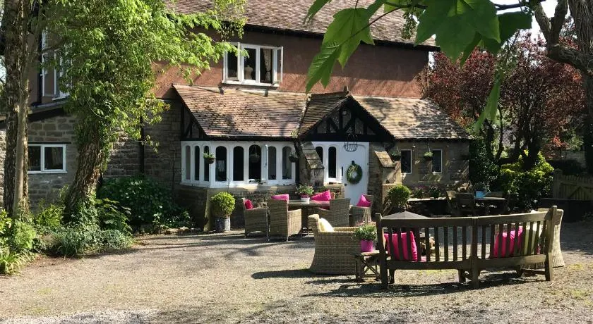 Coombe Lodge Farm House - Image 1