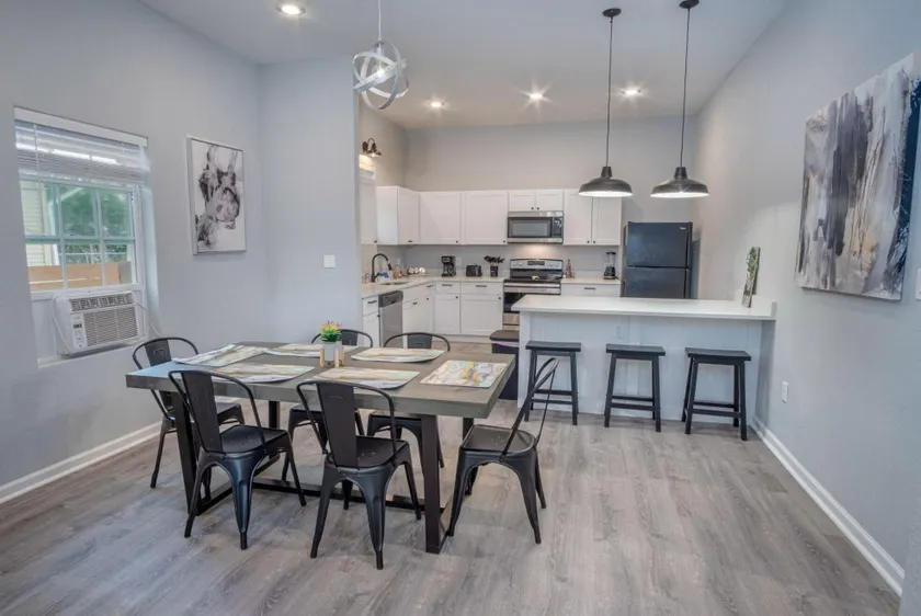 Cozy and Lovely 2BR 2BA Apt#A Near Lively Downtown - Image 1