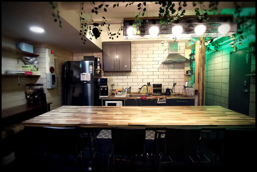 24 Guesthouse Sinchon - Image 1